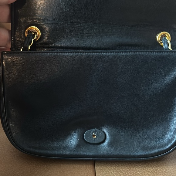 CHANEL Vintage Full Flap Small Chain Shoulder Bag Black CC w/Chanel Beauty Gift - Picture 15 of 17